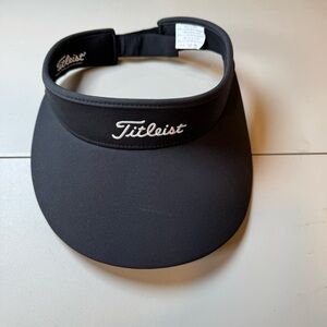 Titleist Women’s Classic Black Visor